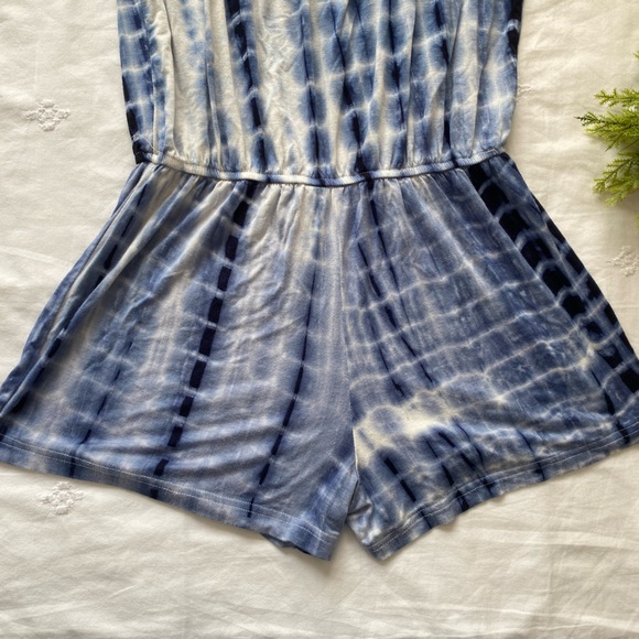 Girl’s Sanrio Hello Kitty Blue Tie Dye Romper Size Large 10/12 - Picture 6 of 12